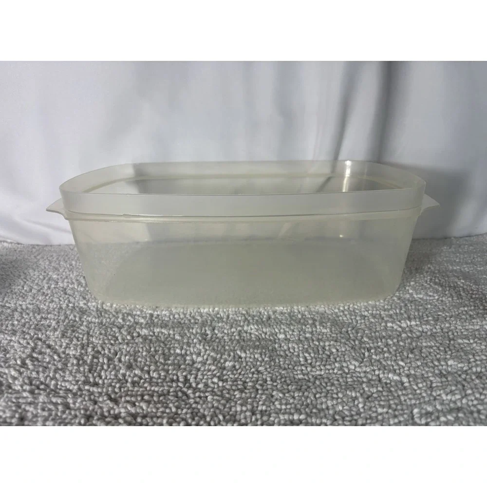 VTG Rubbermaid 2.4 GAL Food Storage Container Clear Snap‎ Lid 